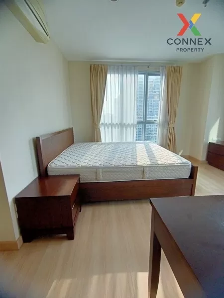 FOR RENT condo , Life @ Sathorn 10 , high floor , BTS-Chong Nonsi