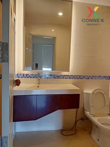 FOR RENT condo , Life @ Sathorn 10 , high floor , BTS-Chong Nonsi