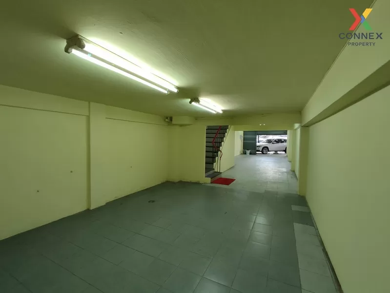 FOR SALE commercial building , wide frontage , Talat Bang Khen , 