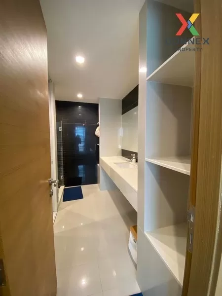 FOR RENT condo , Rhythm Ratchada - Huai Khwang , Duplex , wide fr