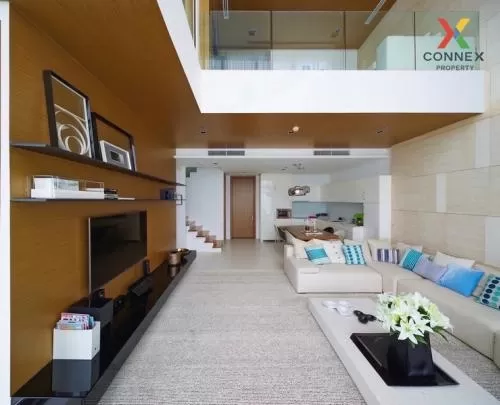 FOR SALE condo , Northpoint Pattaya , Duplex , nice view , BTS-Surasak , Phra Borom Maha Ratchawang , Bang Lamung , Chon Buri , CX-01970