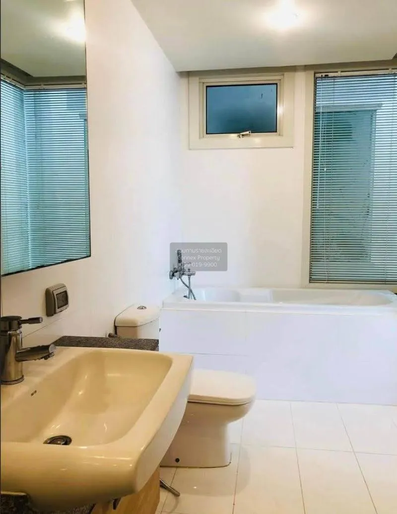 FOR RENT condo , Manhattan Chidlom , Duplex , wide frontage , BTS