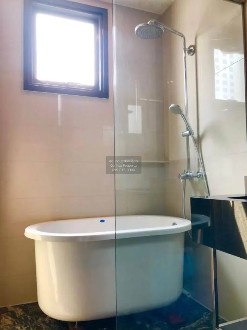 FOR RENT condo , EDGE Sukhumvit 23 , Duplex , wide frontage , BTS