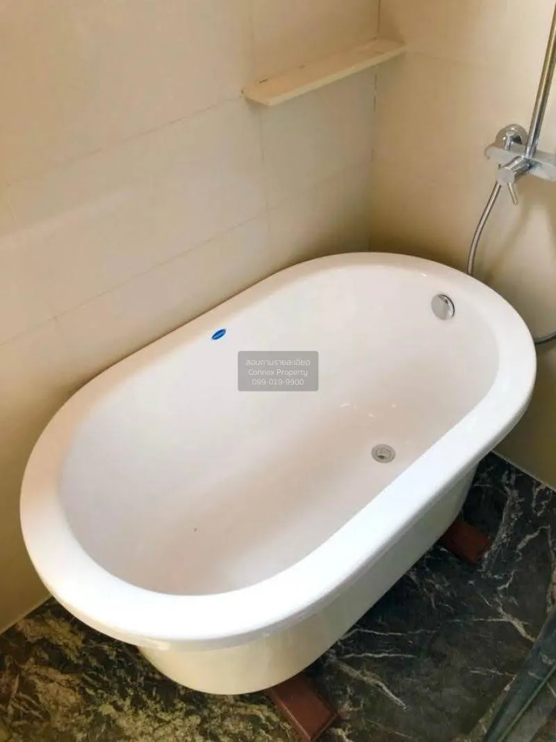 FOR RENT condo , EDGE Sukhumvit 23 , Duplex , wide frontage , BTS