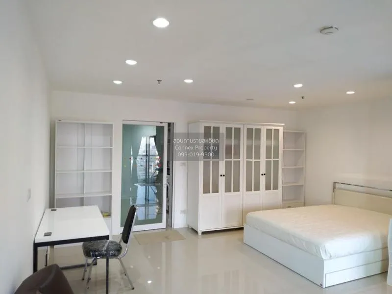 FOR RENT condo , Silom Suite , Duplex , wide frontage , BTS-Saint 2