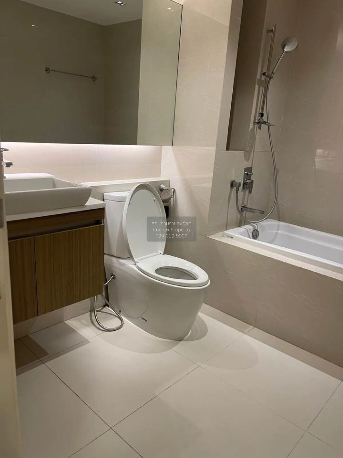 FOR RENT condo , Vtara Sukhumvit 36 , Duplex , wide frontage , BT