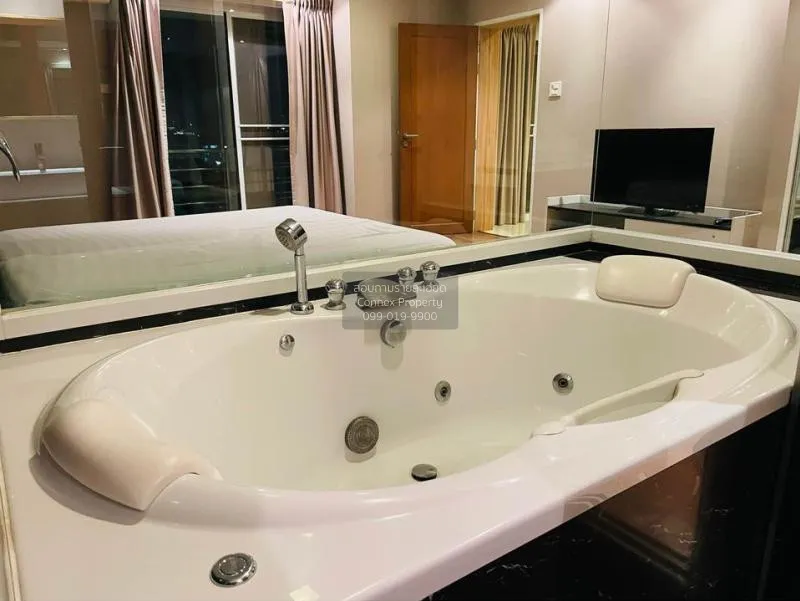 FOR RENT condo , Sompob House , Duplex , wide frontage , BTS-Wong