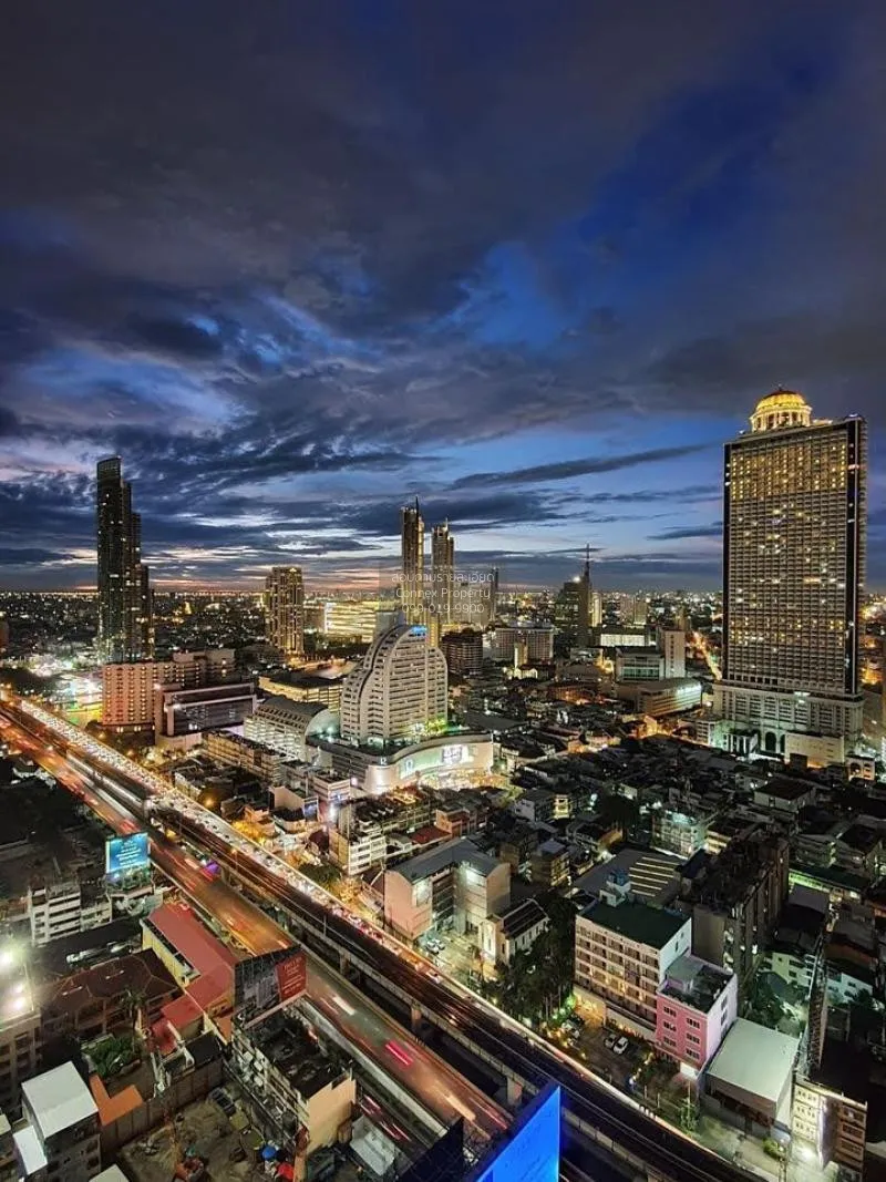 FOR RENT condo , RHYTHM Sathorn-Narathiwas , Duplex , wide fronta