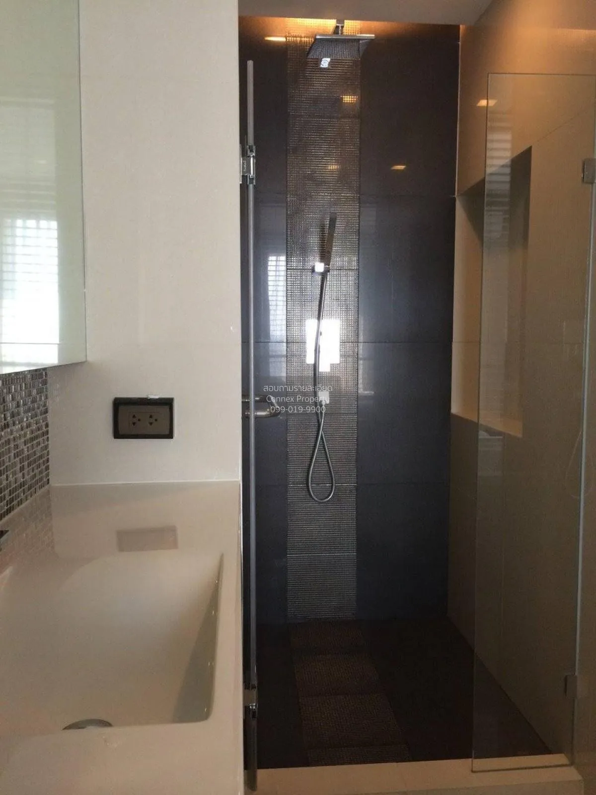 FOR RENT condo , RHYTHM Sukhumvit 44/1 , Duplex , wide frontage ,