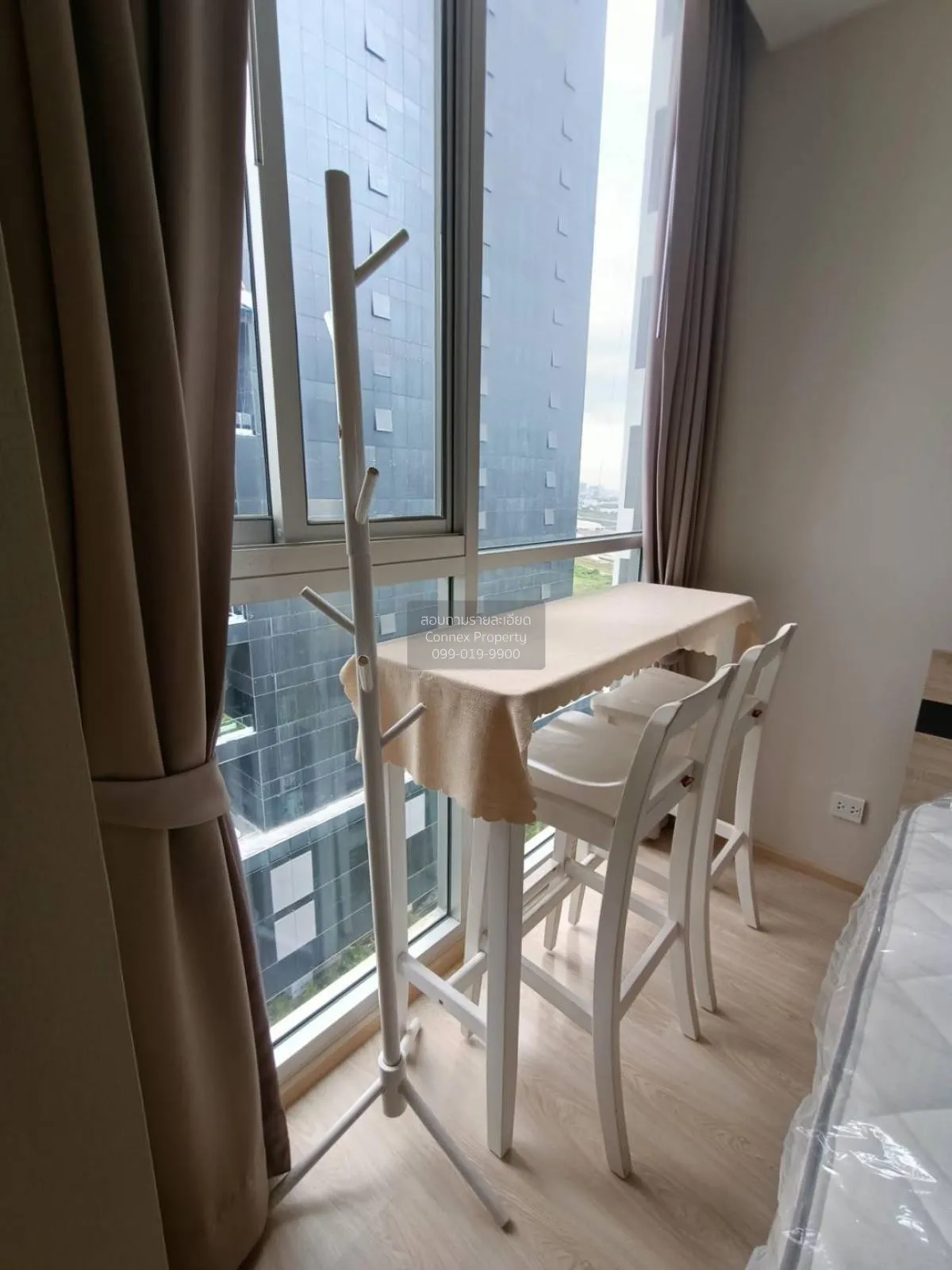 FOR RENT condo , Noble Revolve Ratchada , Duplex , wide frontage 