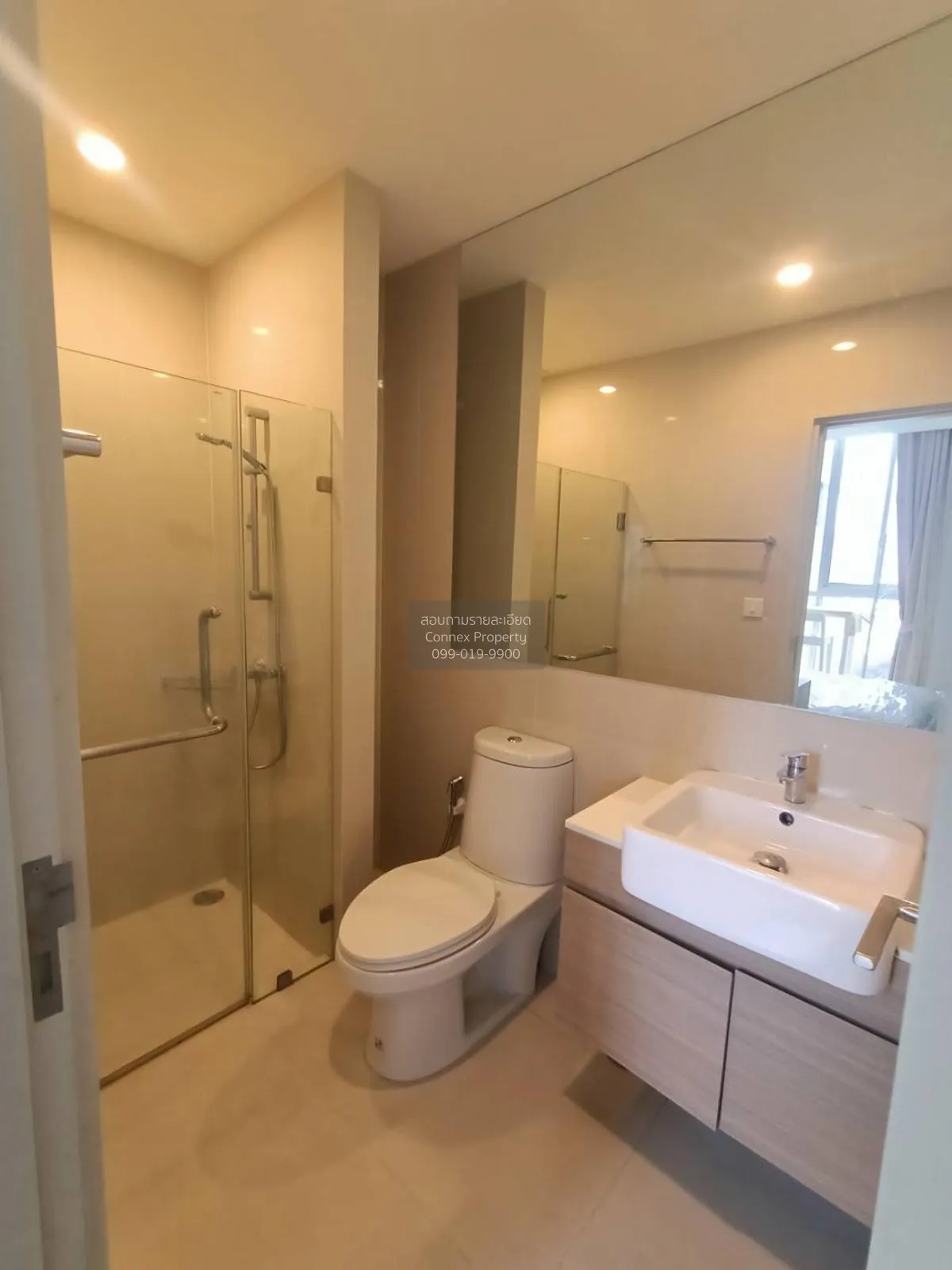 FOR RENT condo , Noble Revolve Ratchada , Duplex , wide frontage 