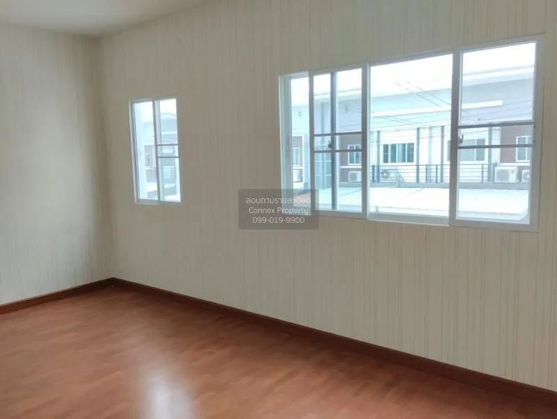 FOR SALE townhome Lio Rattanathibet-Westgate , corner unit , wide