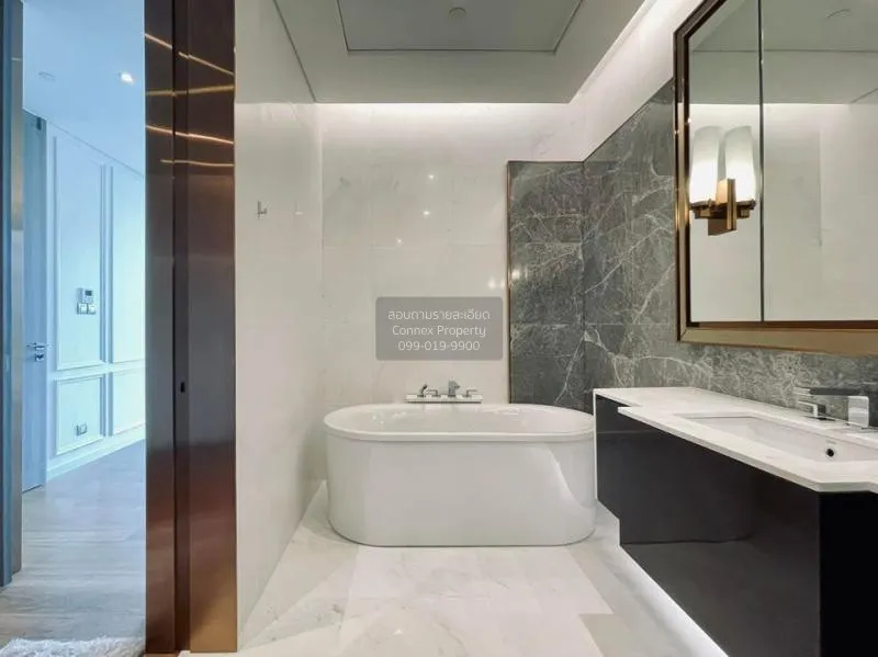 FOR RENT condo , Sindhorn Tonson , nice view , high floor , BTS-C