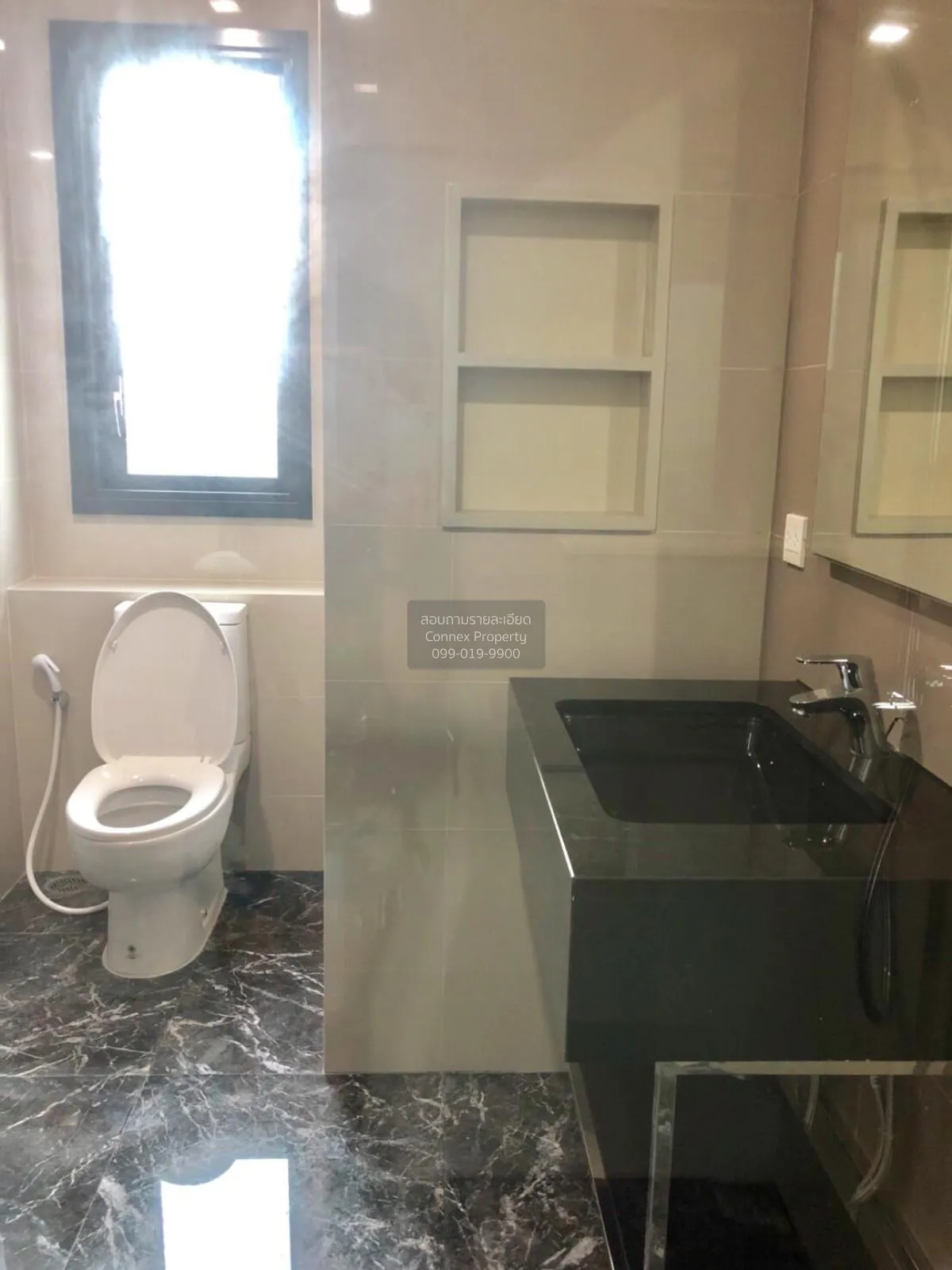 FOR SALE condo , EDGE Sukhumvit 23 , BTS-Asok , Khlong Toei Nuea 