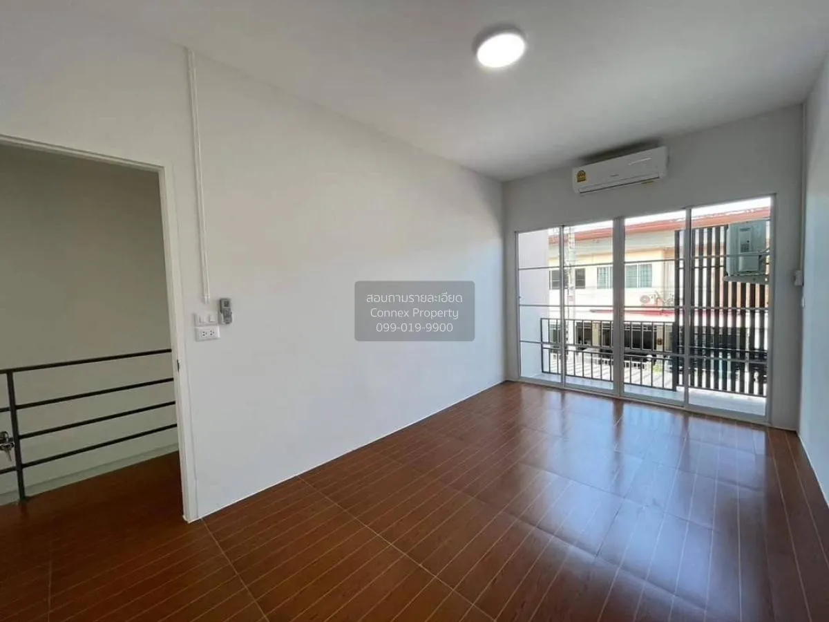 For Sale Townhouse/Townhome  , Sap Yangyuen , newly renovated , B