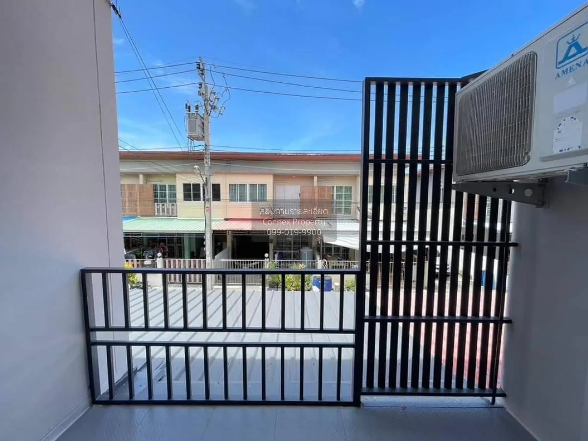 For Sale Townhouse/Townhome  , Sap Yangyuen , newly renovated , B