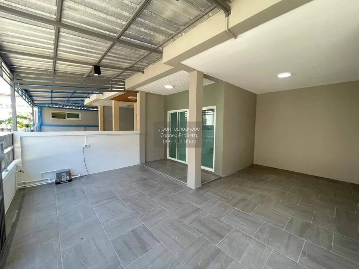 For Sale Townhouse/Townhome  , Sap Yangyuen , newly renovated , B 3