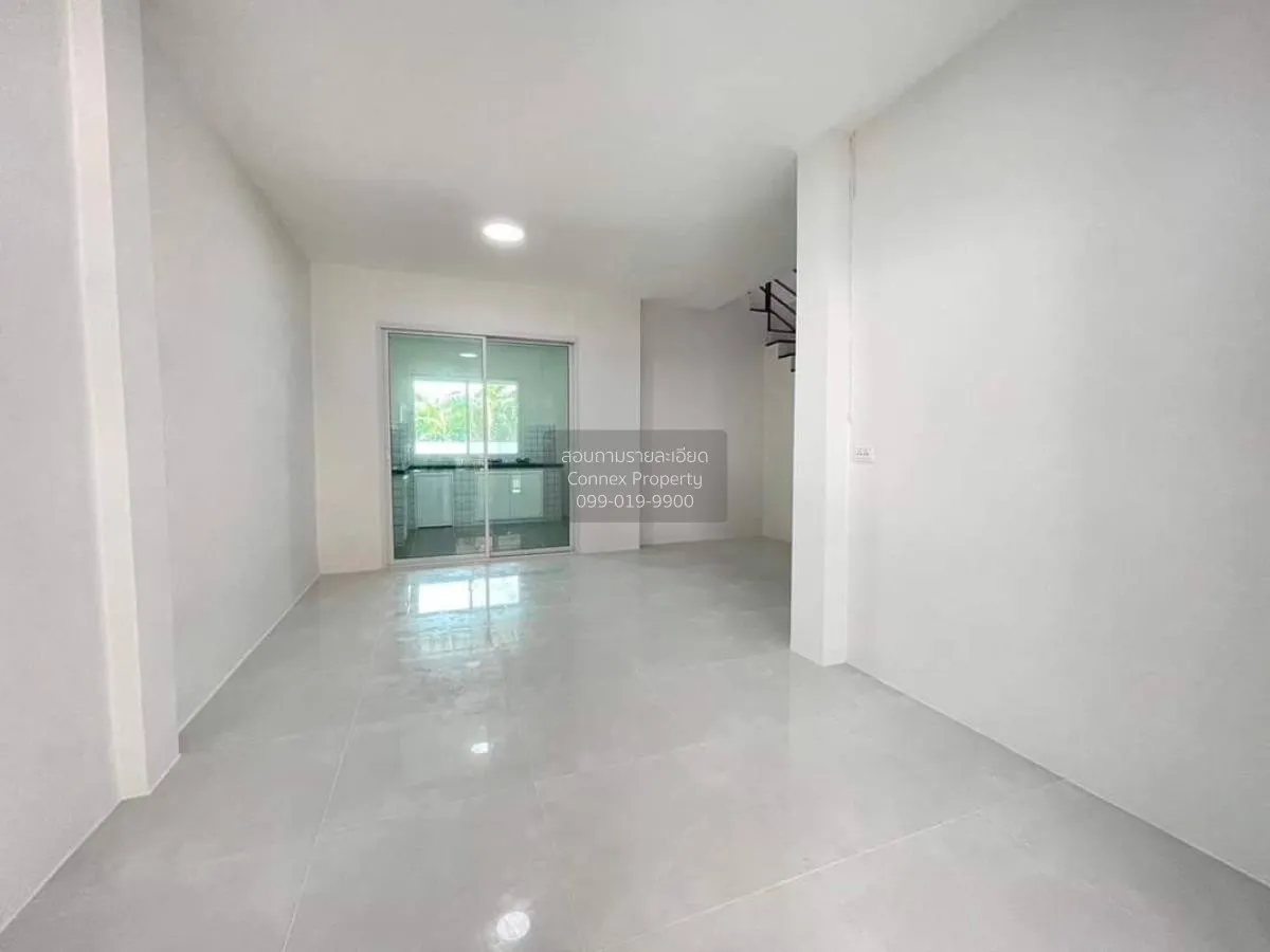 For Sale Townhouse/Townhome  , Sap Yangyuen , newly renovated , B 4