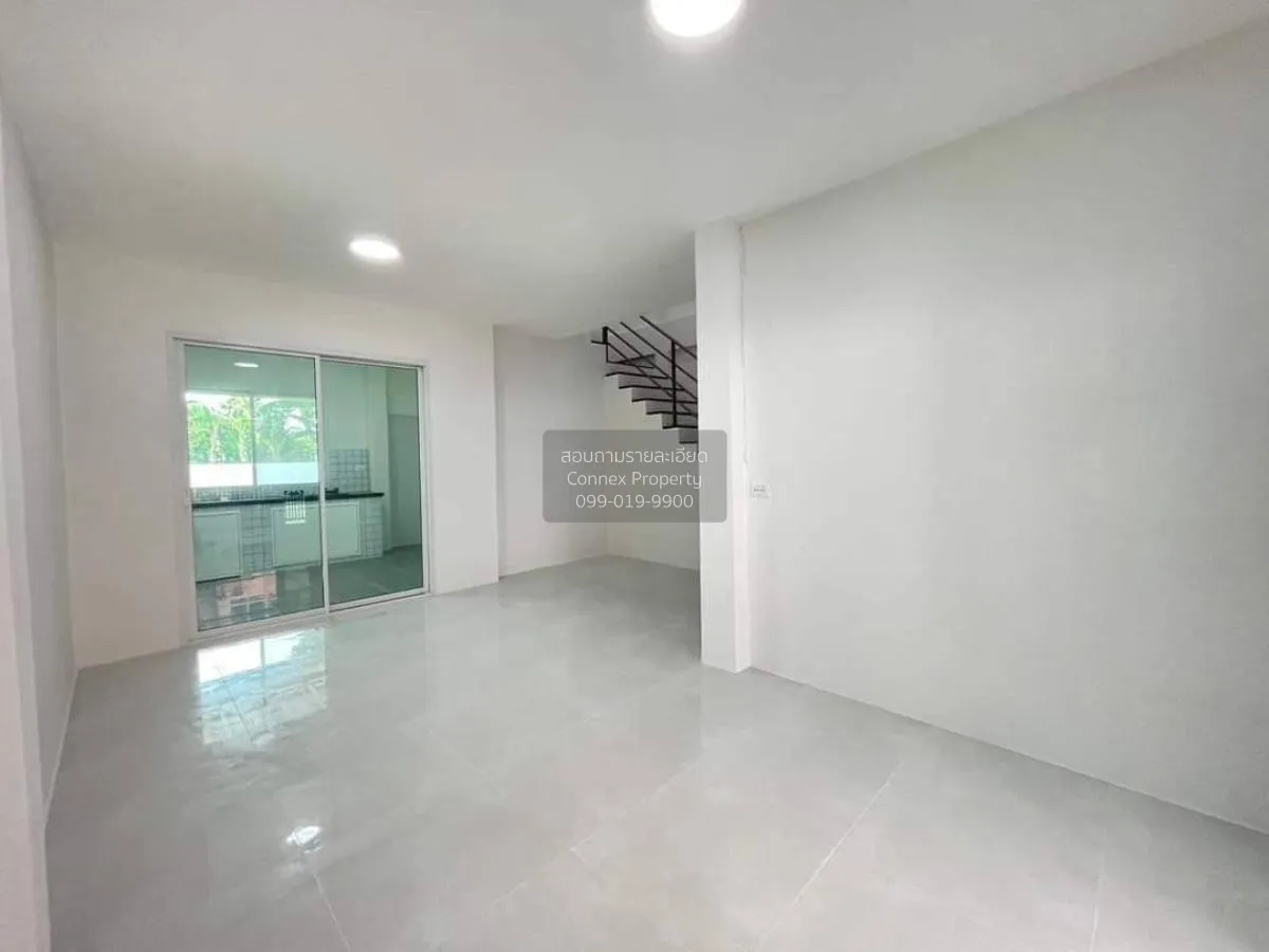 For Sale Townhouse/Townhome  , Sap Yangyuen , newly renovated , B