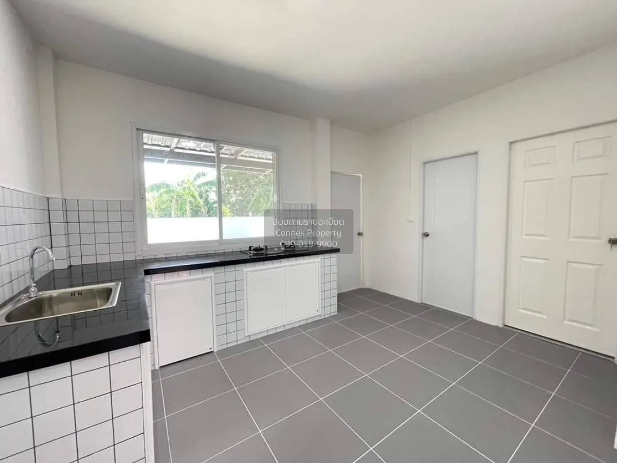 For Sale Townhouse/Townhome  , Sap Yangyuen , newly renovated , B