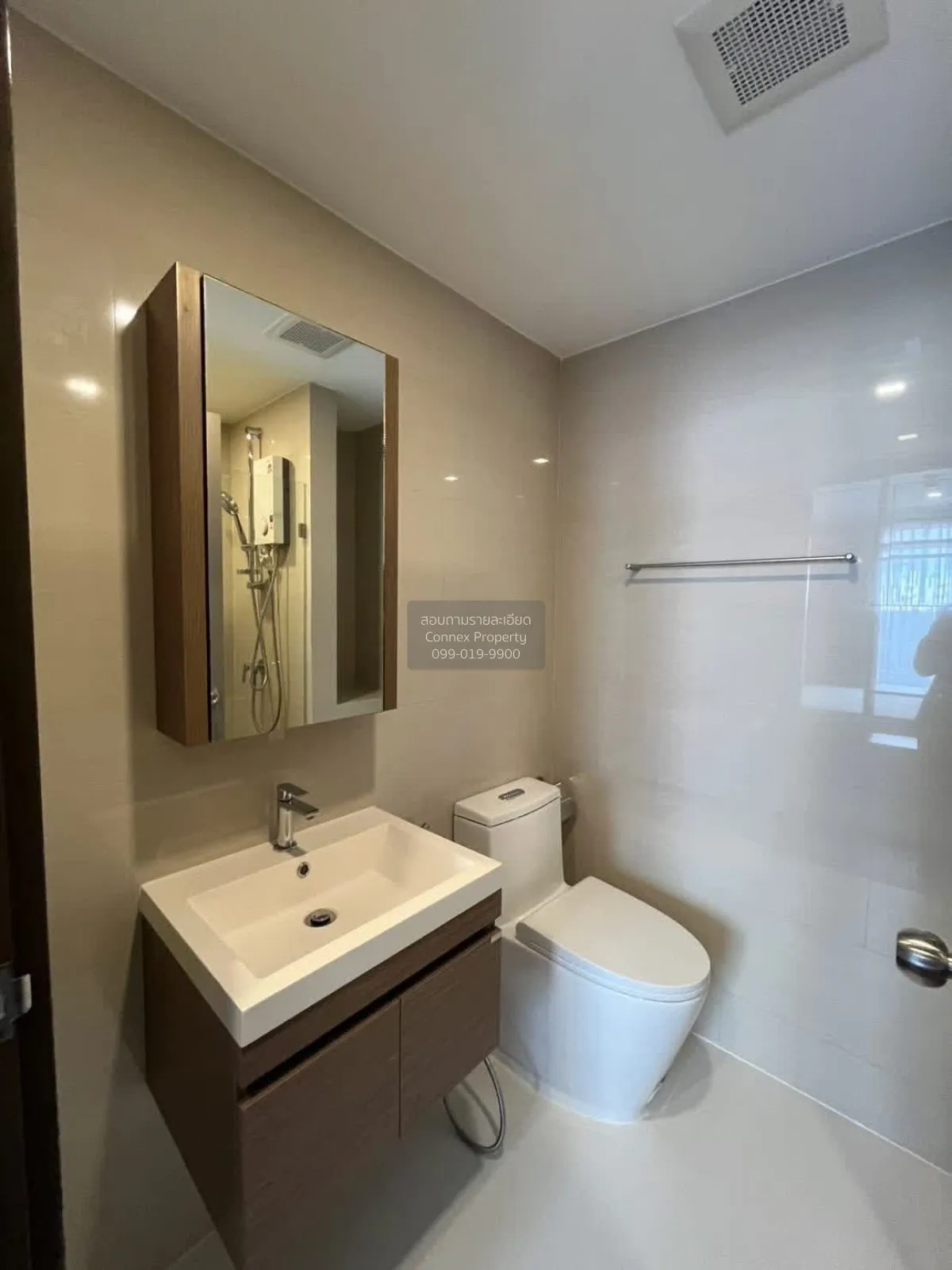 เช่าคอนโด  บลอสซั่ม คอนโด แอท สาทร - เจริญราษฎร์ BTS-สุรศักดิ์ ทุ