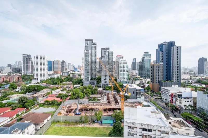 เช่าคอนโด  เอช คิว ทองหล่อ BTS-ทองหล่อ คลองตันเหนือ เขต วัฒนา กรุ