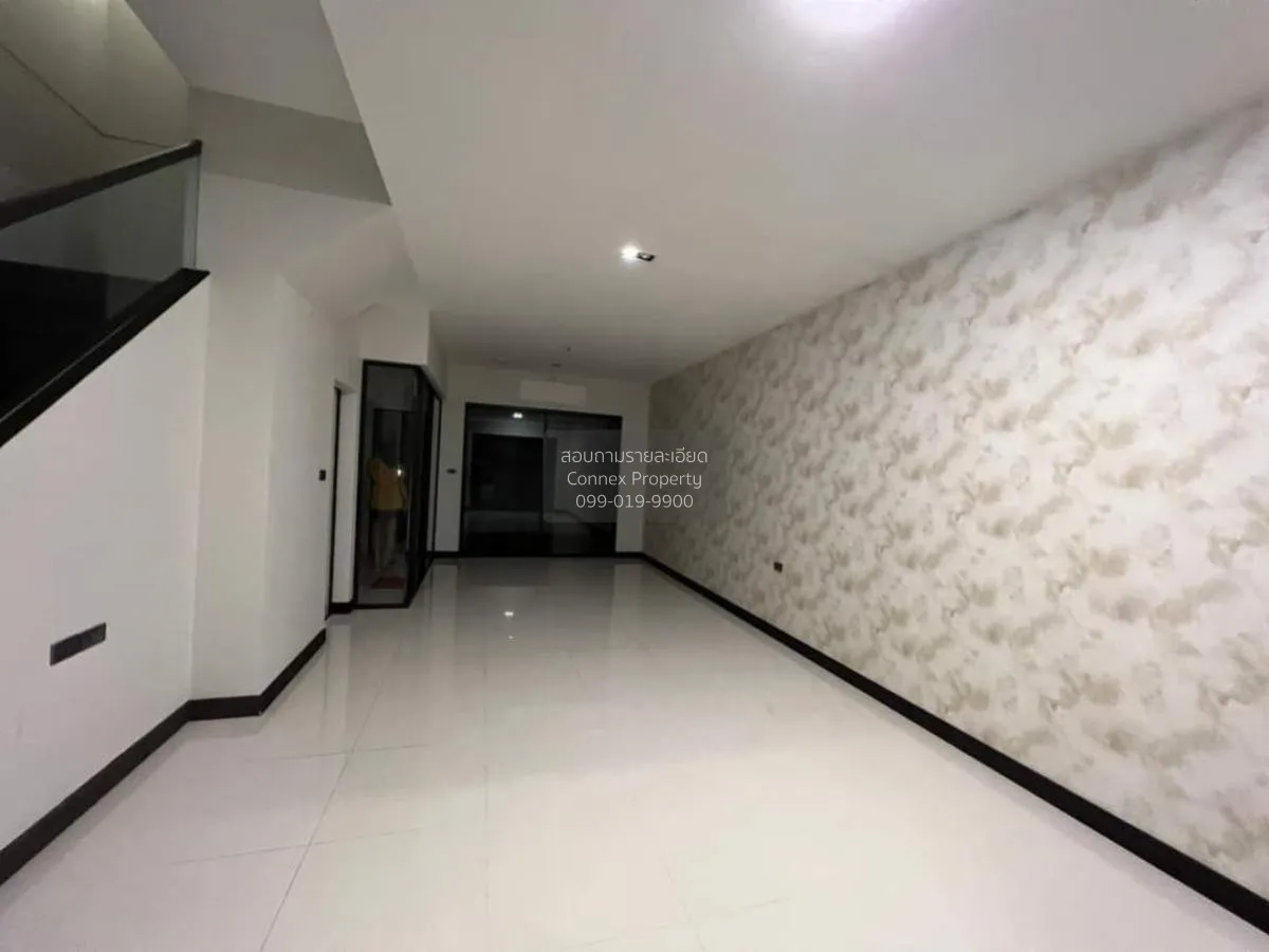 For Sale Townhouse/Townhome  , LANDMARK EKAMAI-RAMINDRA , Lat Phr