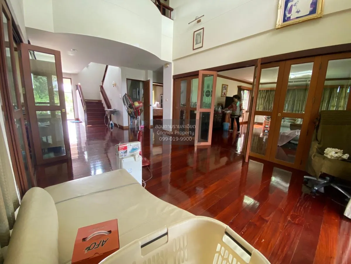 For Sale Single house, 2 floors, large house, next to the Chao Ph