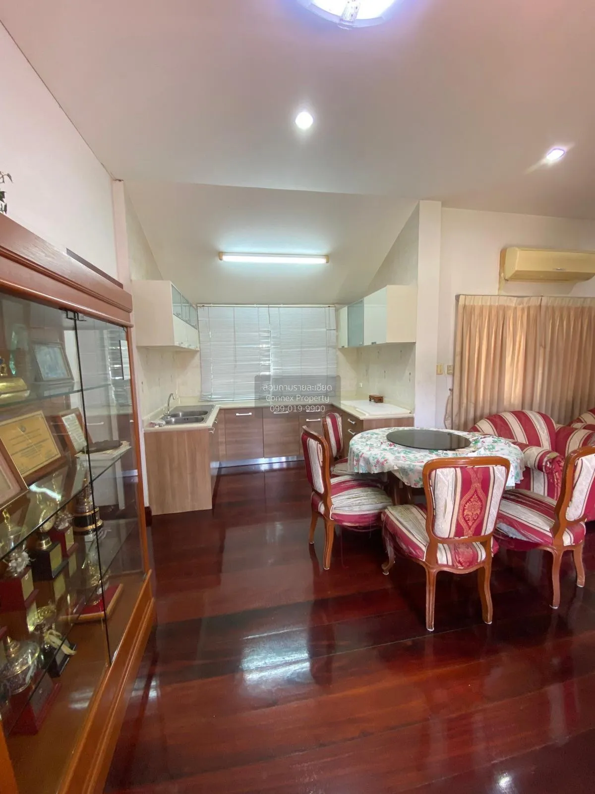 For Sale Single house, 2 floors, large house, next to the Chao Ph
