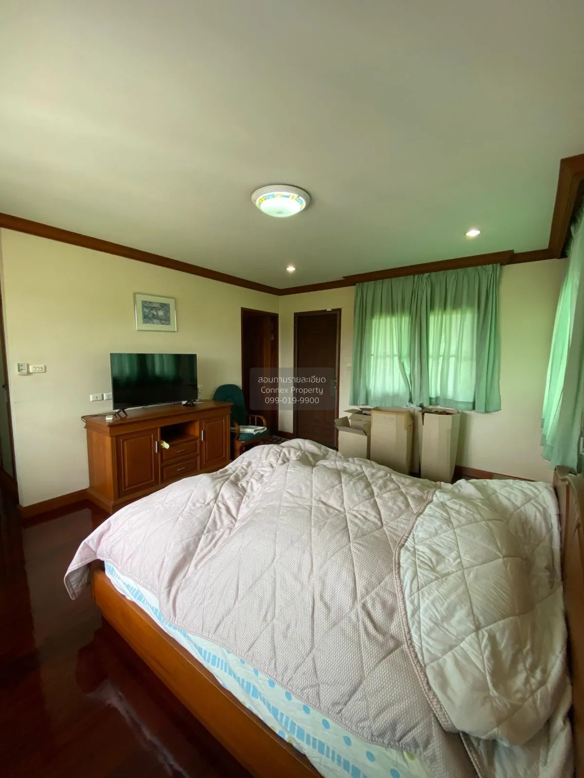 For Sale Single house, 2 floors, large house, next to the Chao Ph