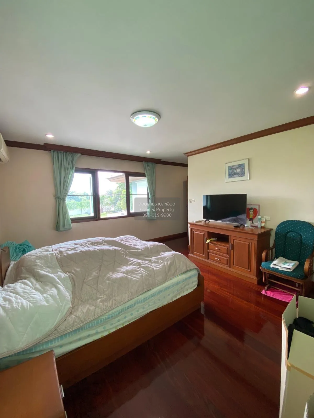 For Sale Single house, 2 floors, large house, next to the Chao Ph