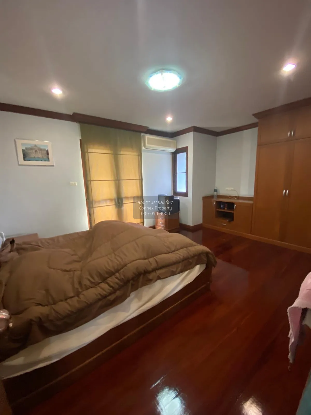 For Sale Single house, 2 floors, large house, next to the Chao Ph