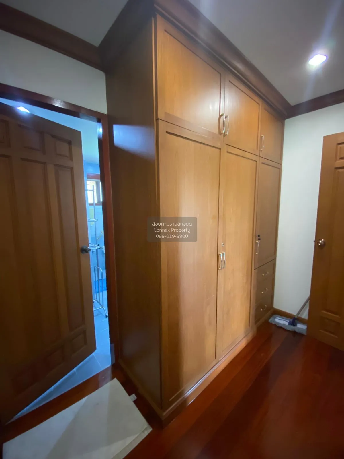 For Sale Single house, 2 floors, large house, next to the Chao Ph