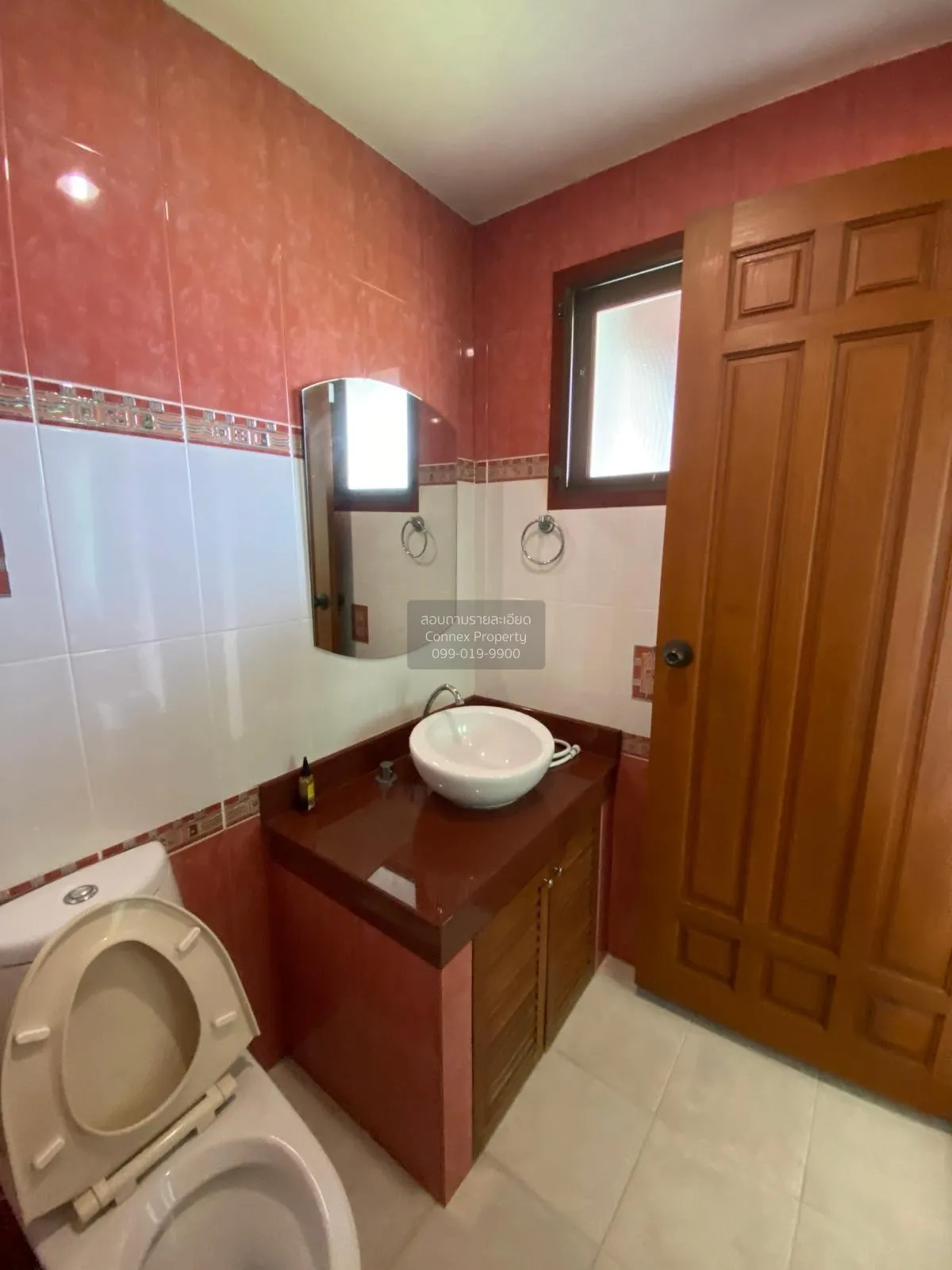 For Sale Single house, 2 floors, large house, next to the Chao Ph