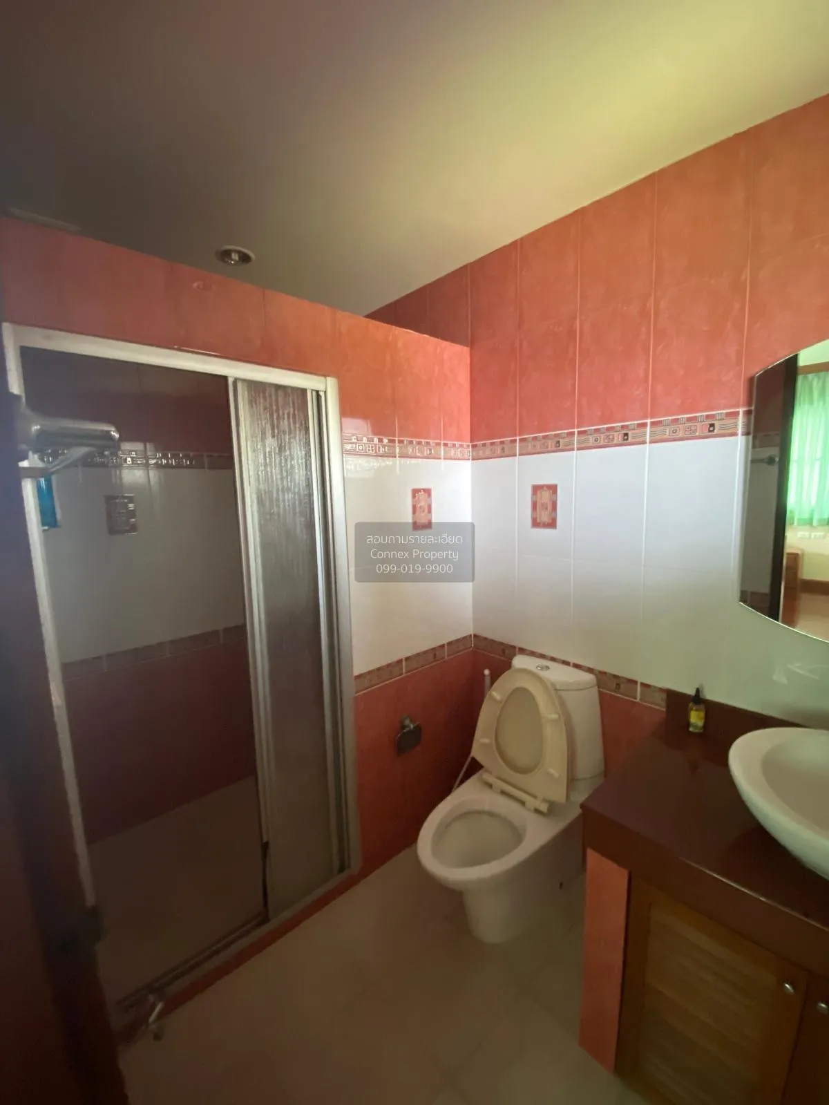 For Sale Single house, 2 floors, large house, next to the Chao Ph