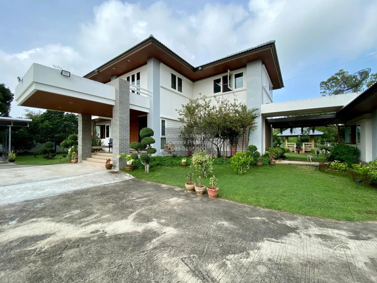 For Sale Single house, 2 floors, large house, next to the Chao Ph 4