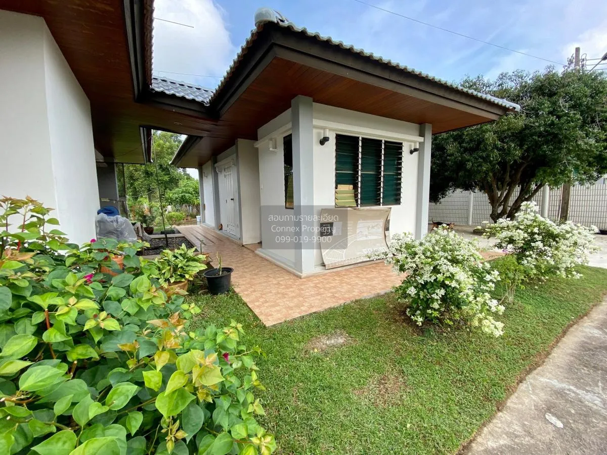 For Sale Single house, 2 floors, large house, next to the Chao Ph