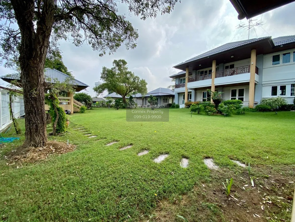 For Sale Single house, 2 floors, large house, next to the Chao Ph