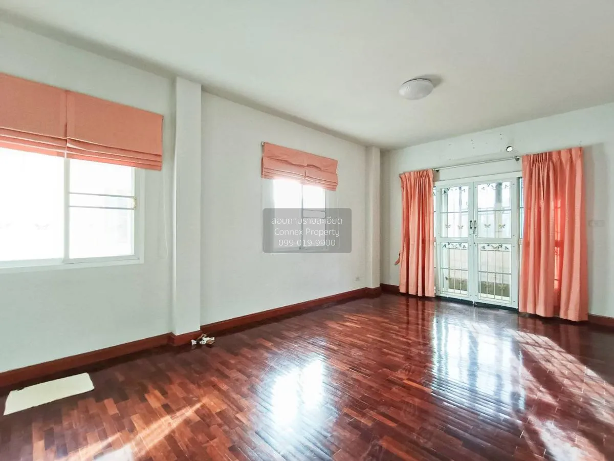 For Sale House , Baan Narawadee , Krathum Lom , Sam Phran , Nakho