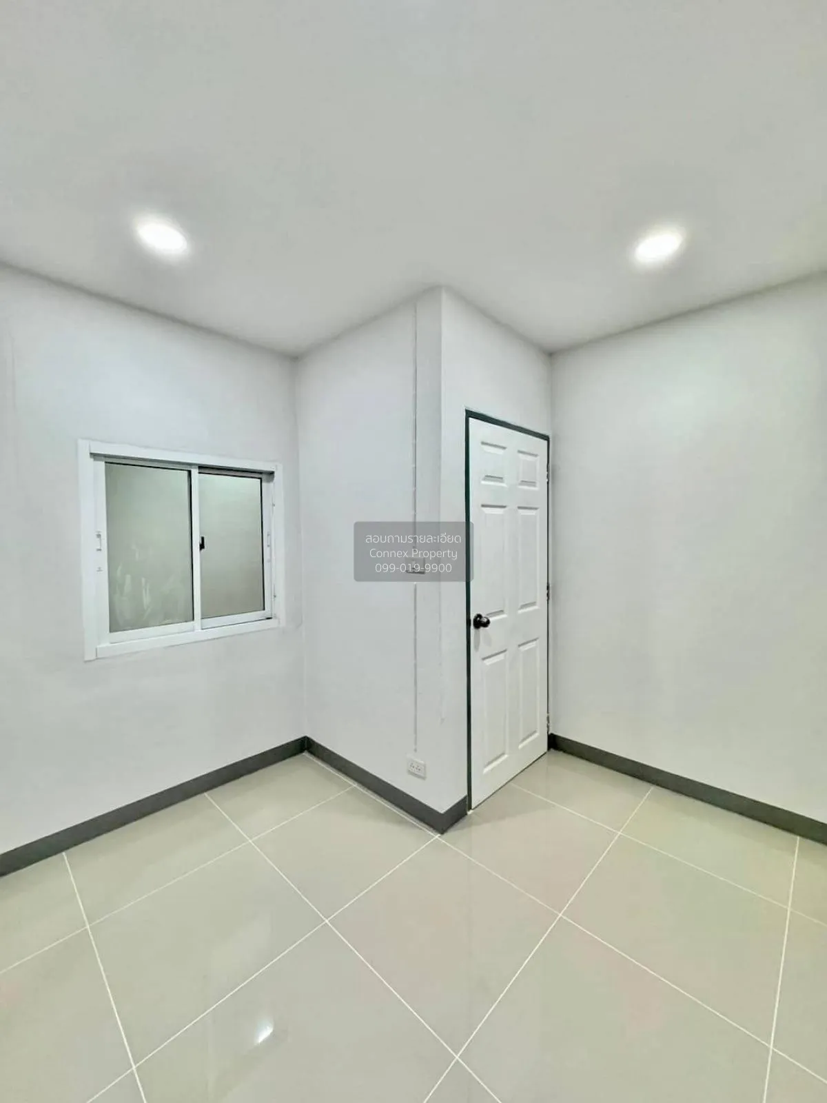 For Sale Townhouse/Townhome  ,  Baan Piyawararom 1 , newly renova