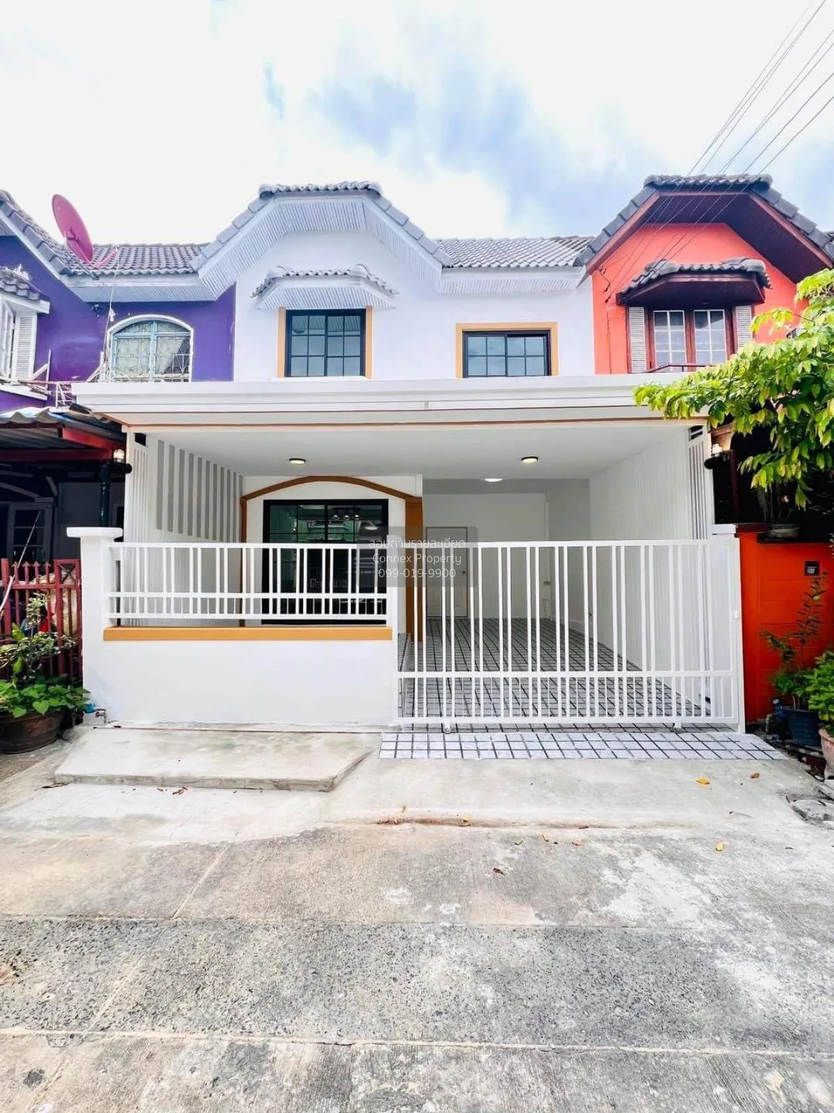 For Sale Townhouse/Townhome  , Baan Monrada 2 , newly renovated , 1
