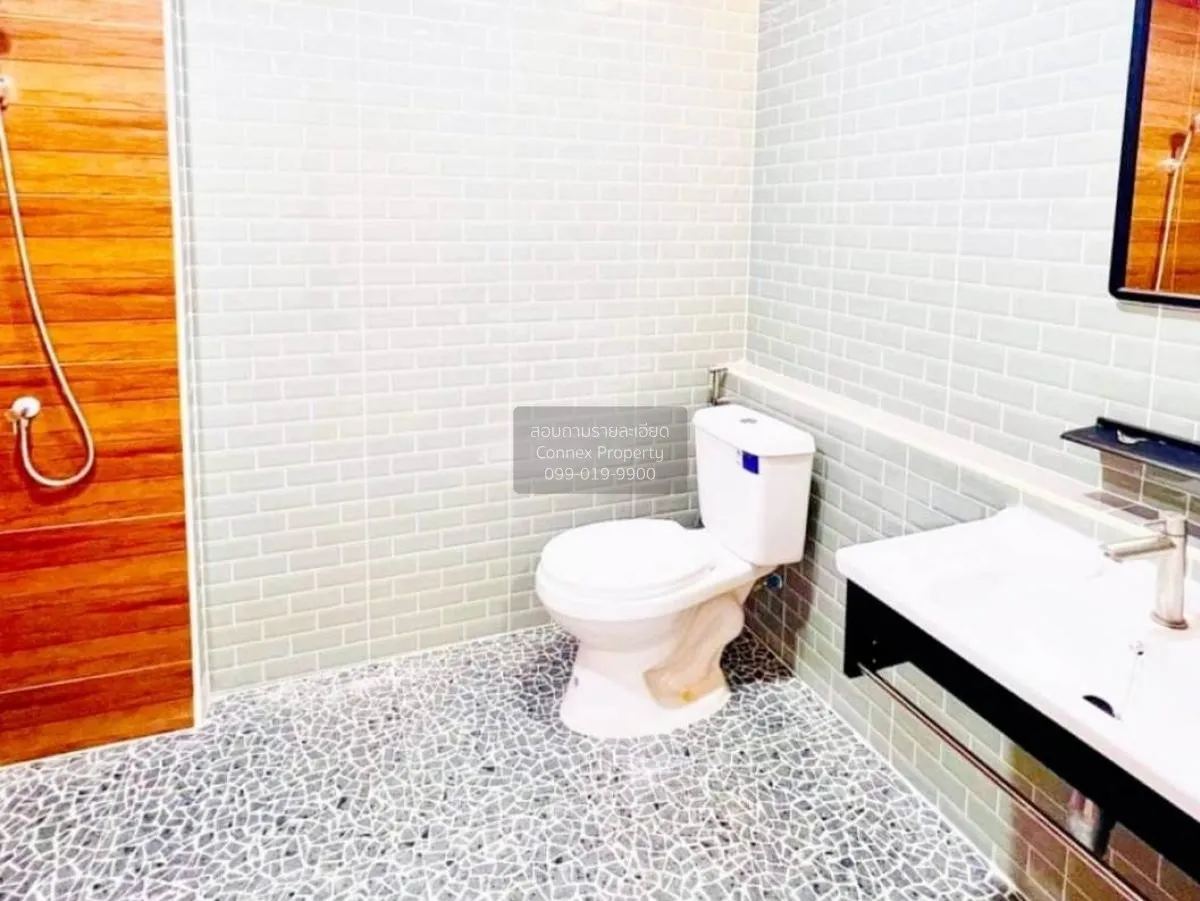 For Sale Townhouse/Townhome  , Baan Manawadee , corner unit , new