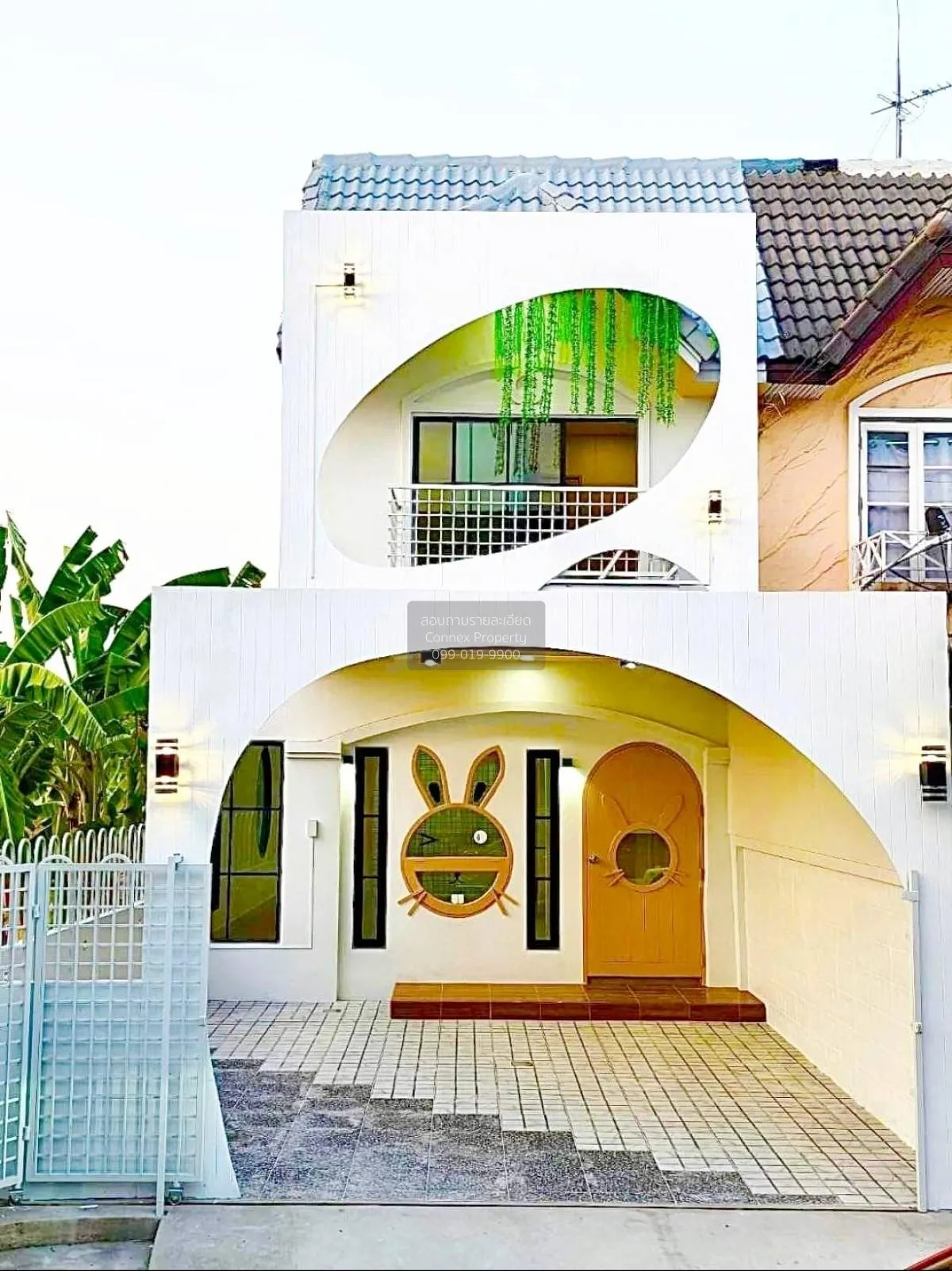 For Sale Townhouse/Townhome  , Baan Manawadee , corner unit , new 1