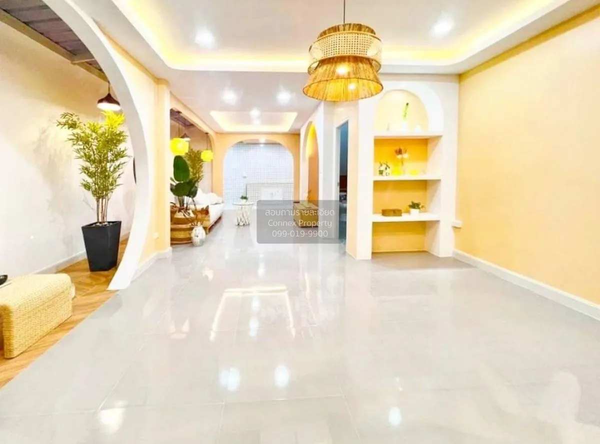 For Sale Townhouse/Townhome  , Baan Manawadee , corner unit , new