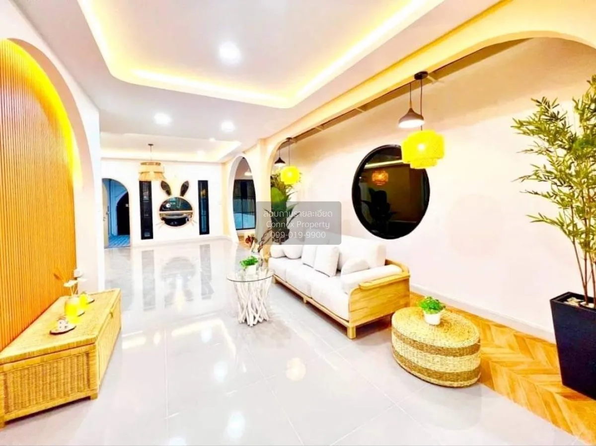 For Sale Townhouse/Townhome  , Baan Manawadee , corner unit , new