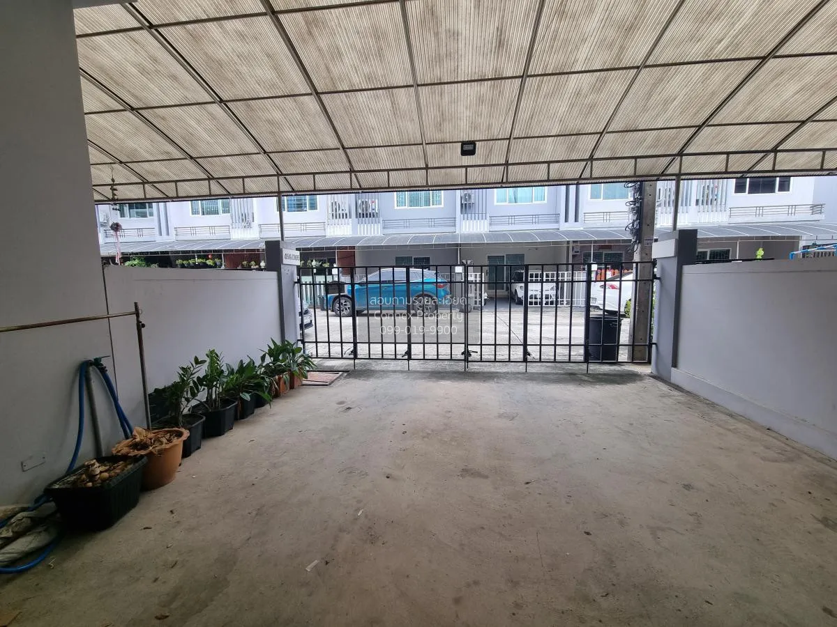 ขายทาวน์เฮ้าส์/ทาวน์โฮม  ดิ เอ็กซ์คลูซีฟ วงแหวน รามอินทรา  MRT-คู 4