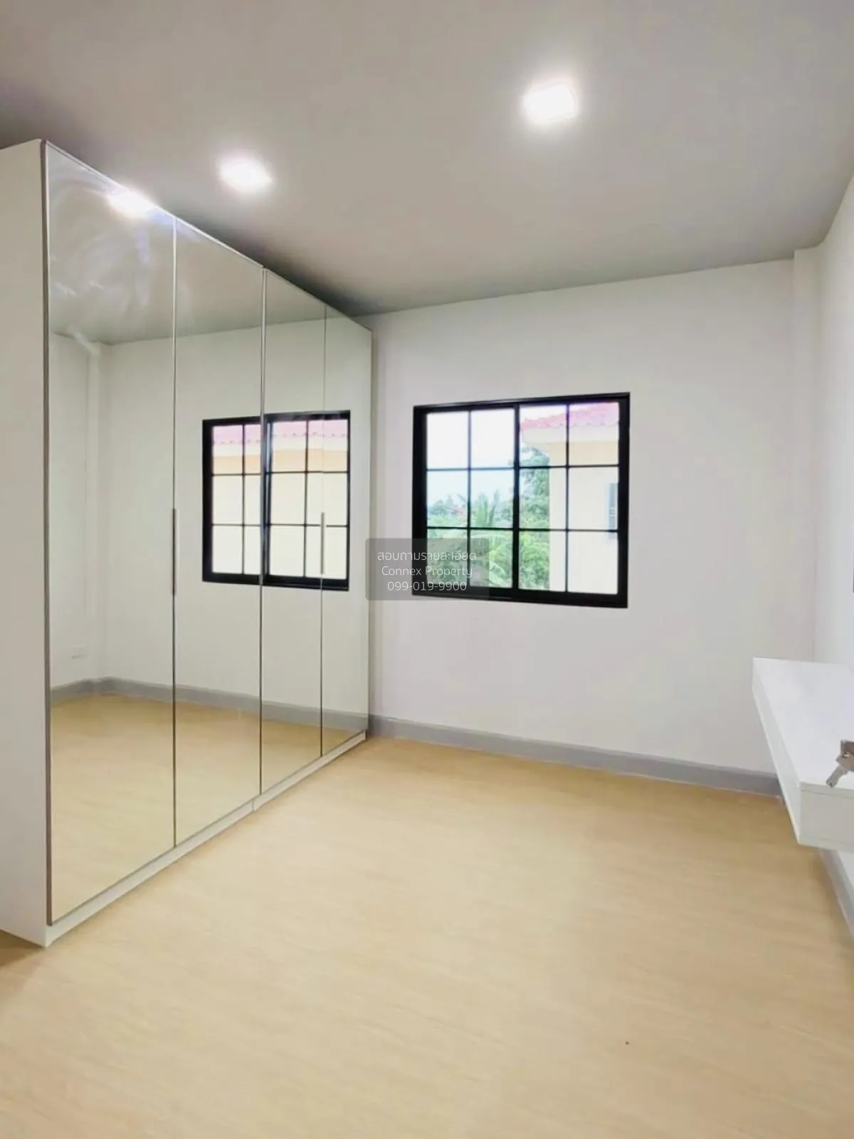 For Sale Townhouse/Townhome  , Siwarat 9 Bangbuathong , corner un