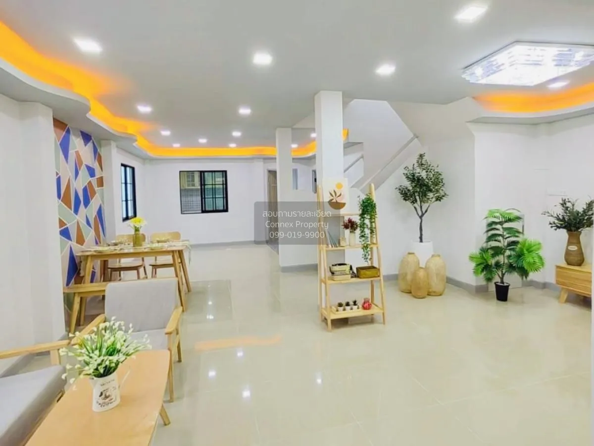 For Sale Townhouse/Townhome  , Siwarat 9 Bangbuathong , corner un