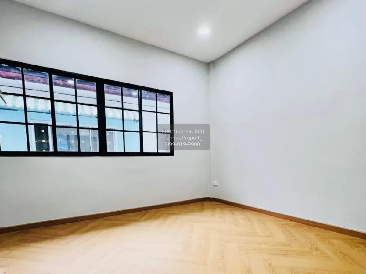 For Sale Townhouse/Townhome  , Baan Tawanna Chatuchot 12 , newly 