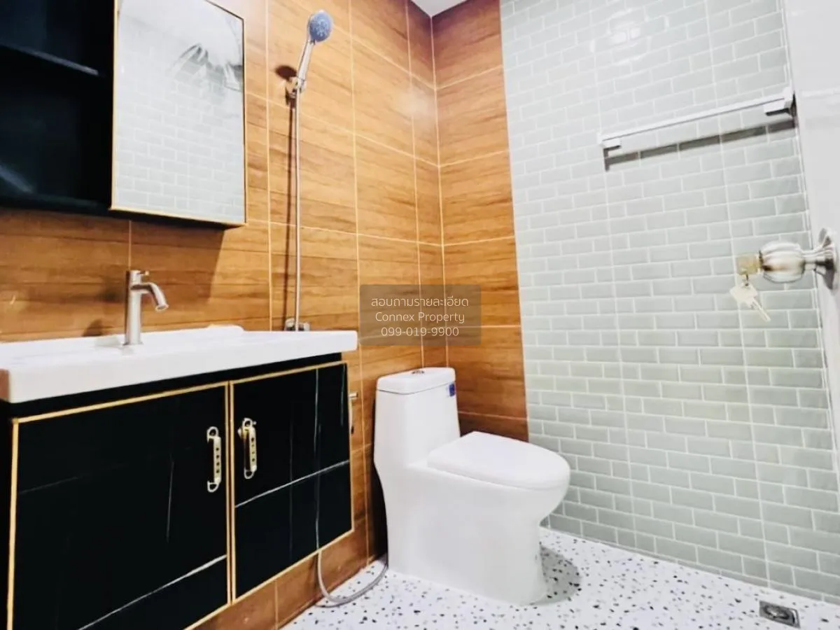 For Sale Townhouse/Townhome  , Baan Tawanna Chatuchot 12 , newly 